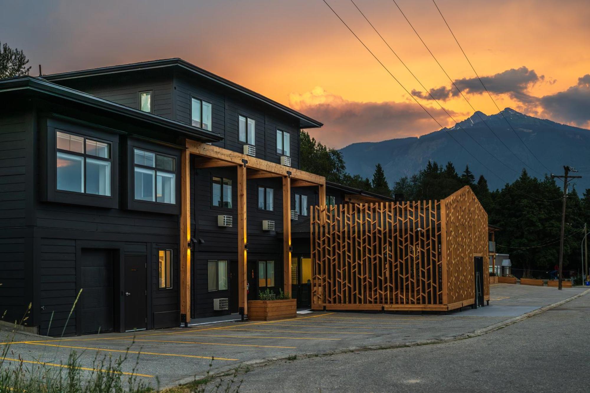 Vrge Revelstoke Otel Dış mekan fotoğraf