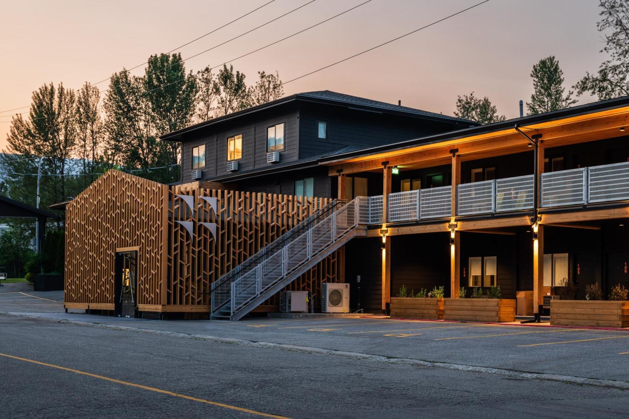 Vrge Revelstoke Otel Dış mekan fotoğraf
