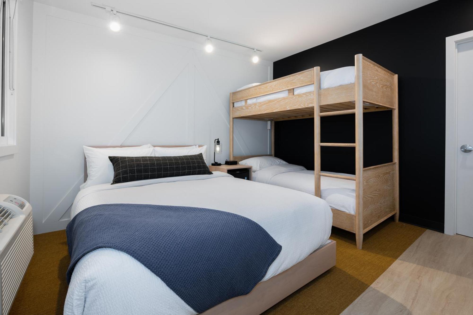 Vrge Revelstoke Otel Dış mekan fotoğraf