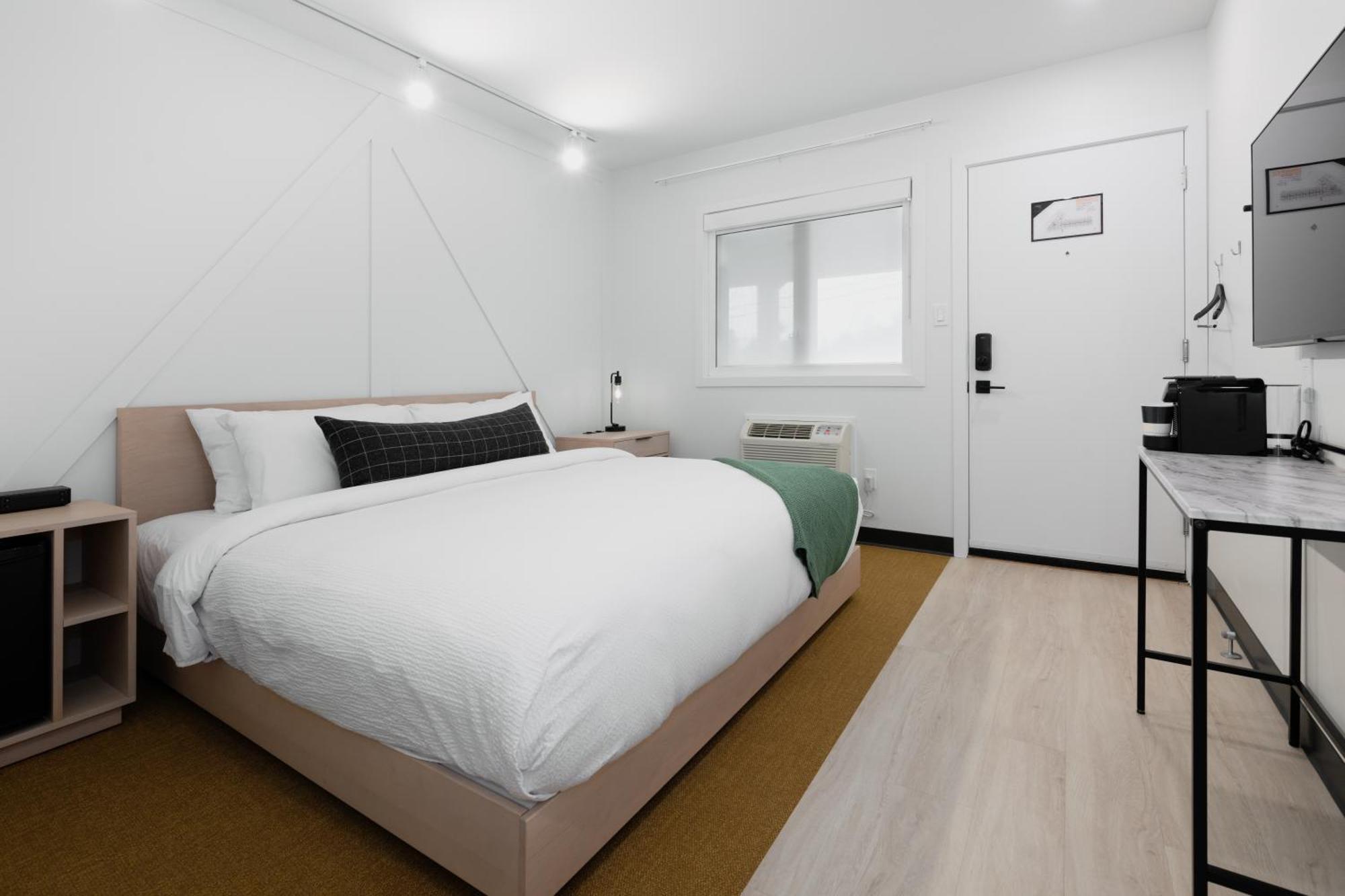 Vrge Revelstoke Otel Dış mekan fotoğraf