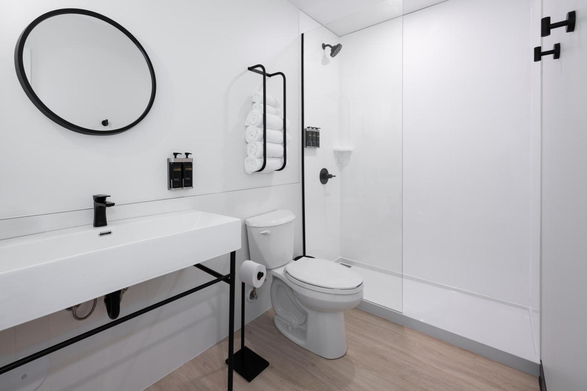 Vrge Revelstoke Otel Dış mekan fotoğraf