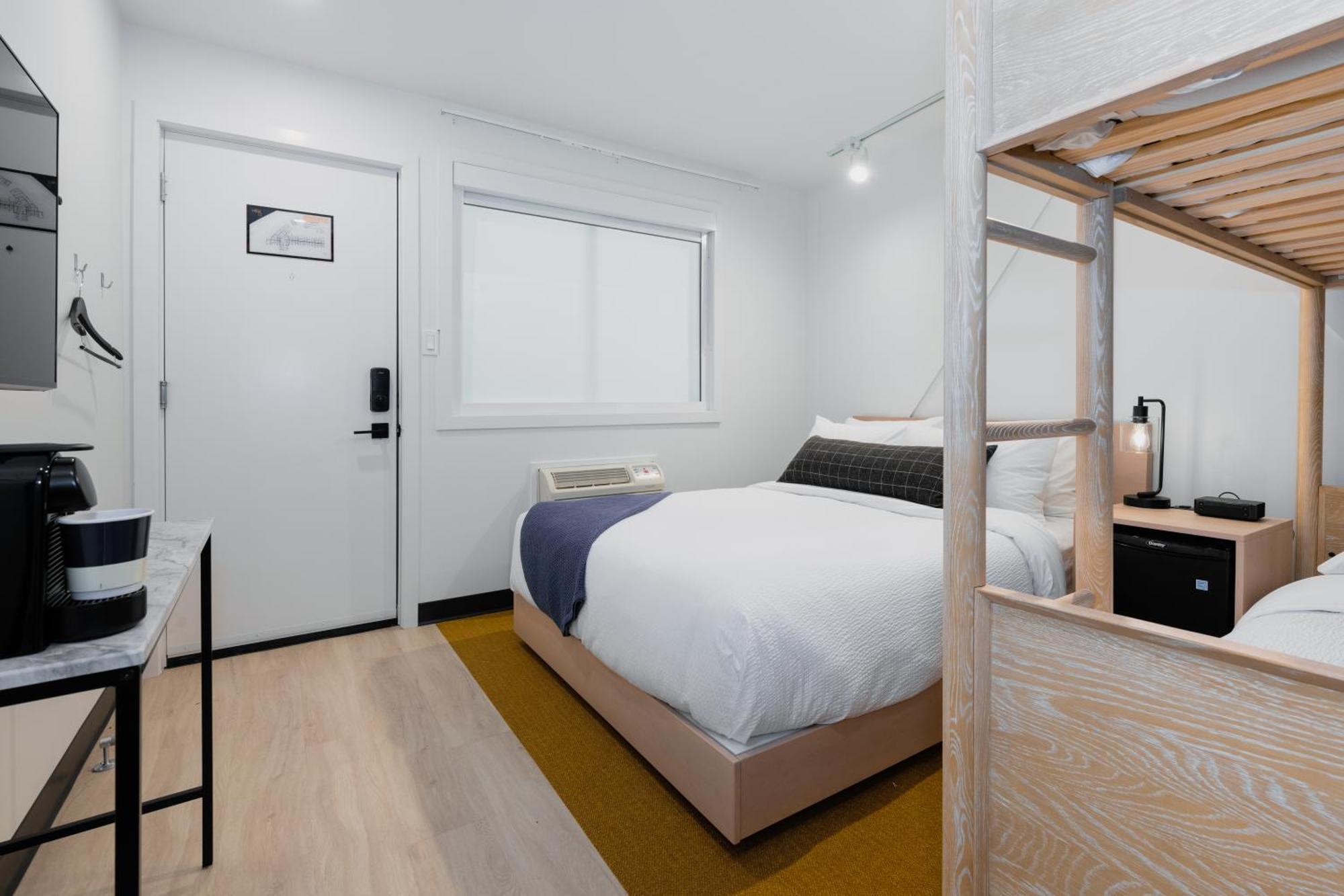 Vrge Revelstoke Otel Dış mekan fotoğraf