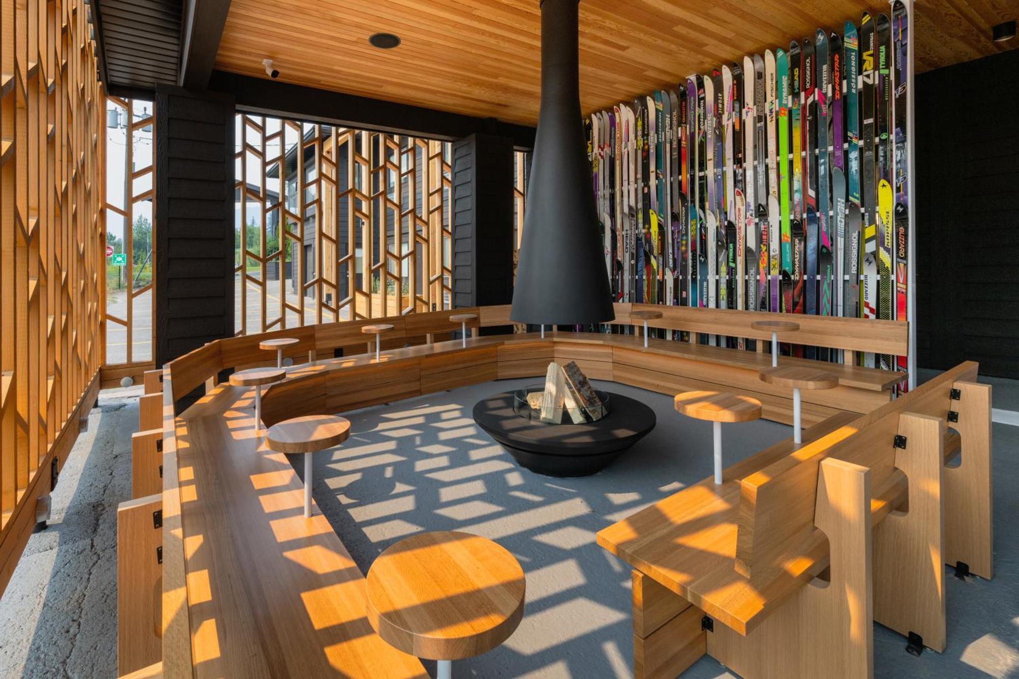 Vrge Revelstoke Otel Dış mekan fotoğraf