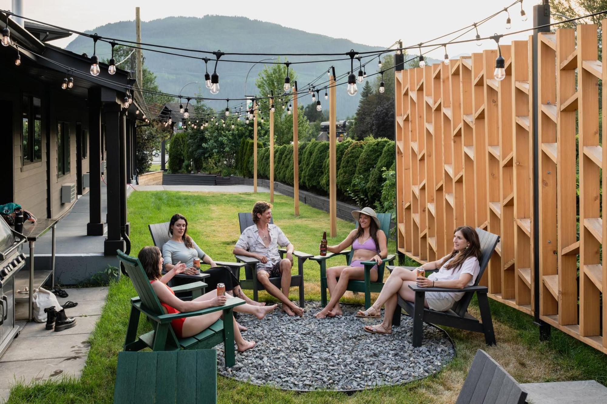 Vrge Revelstoke Otel Dış mekan fotoğraf
