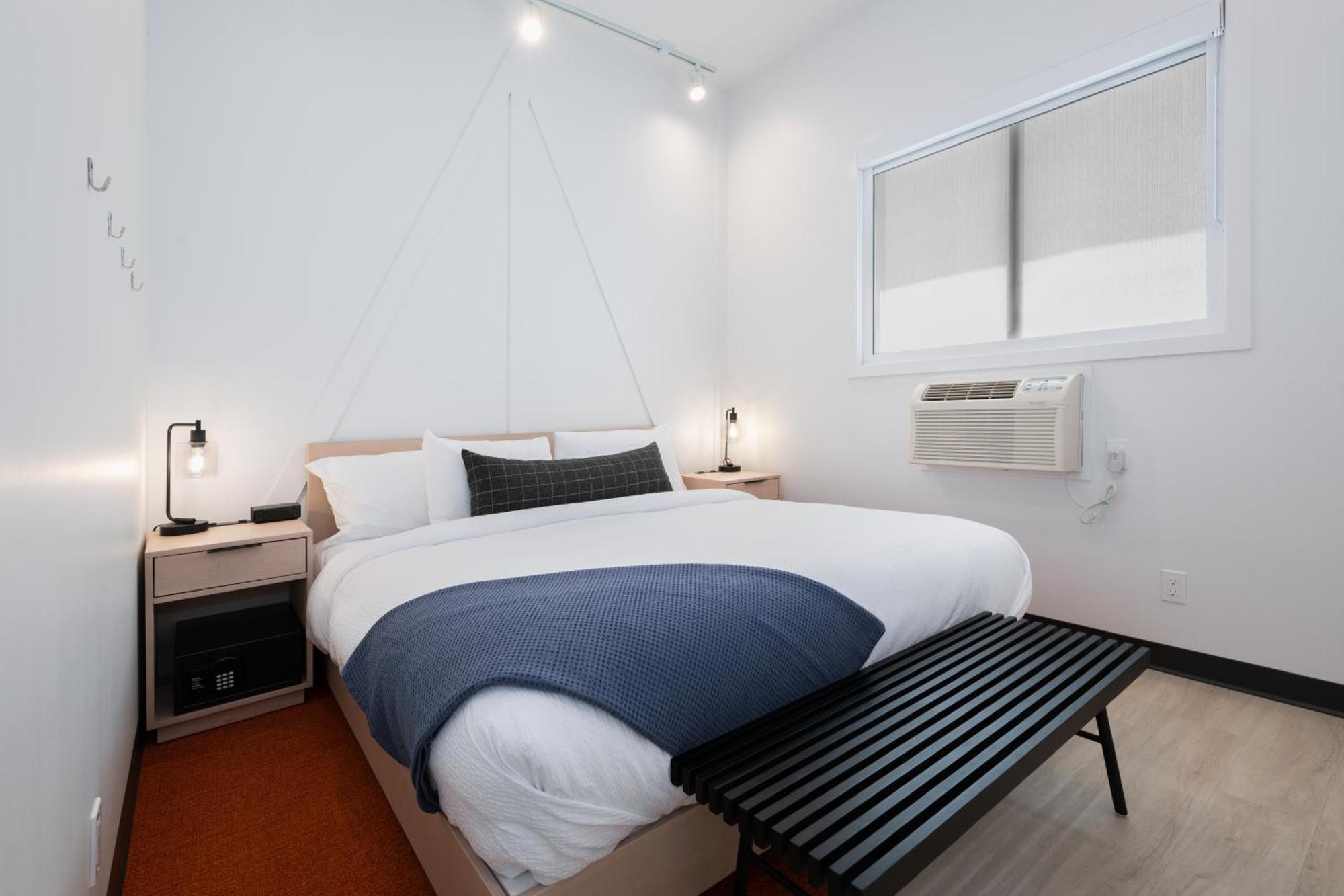 Vrge Revelstoke Otel Dış mekan fotoğraf
